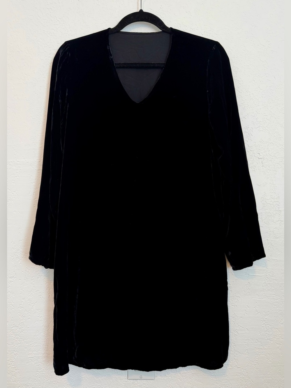 Elegant Black Long Sleeve Velvet Dress